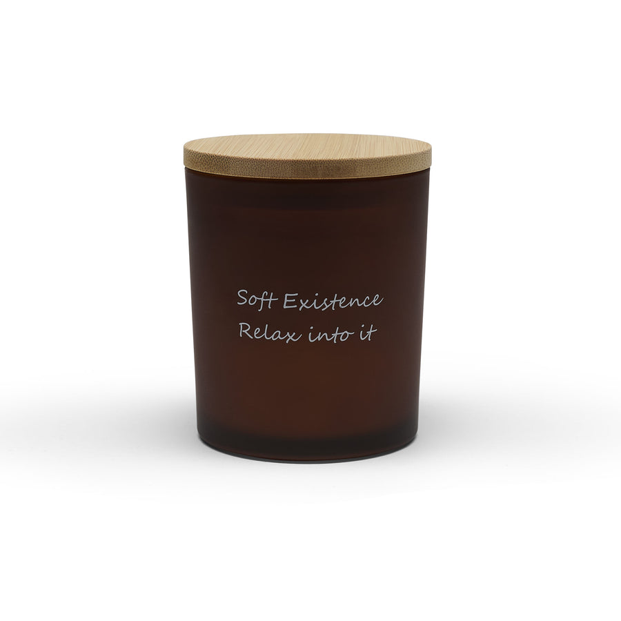 Amber glass candle with natural bamboo lid - Soft Existence
